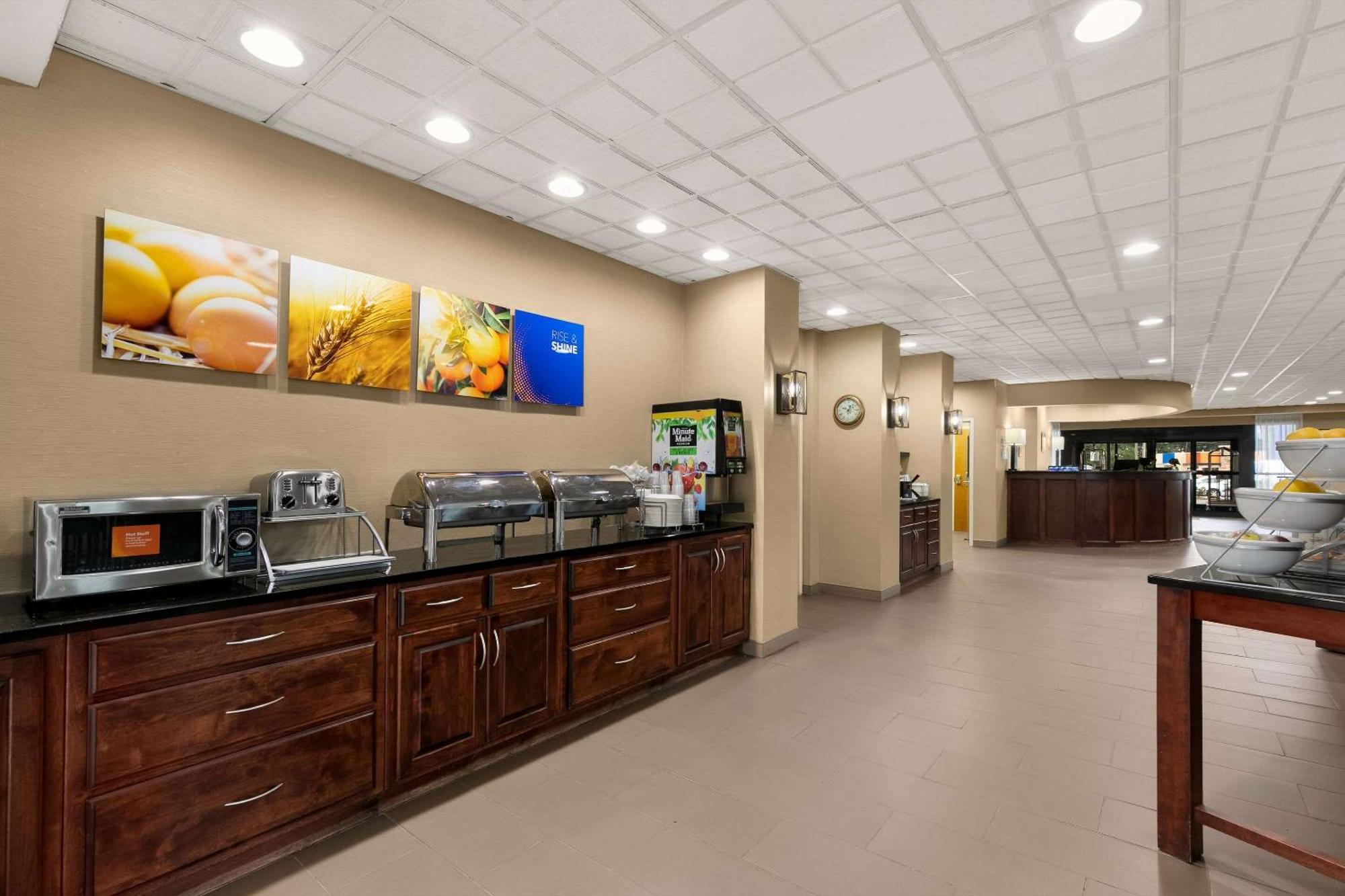 Comfort Suites Commerce Exterior foto